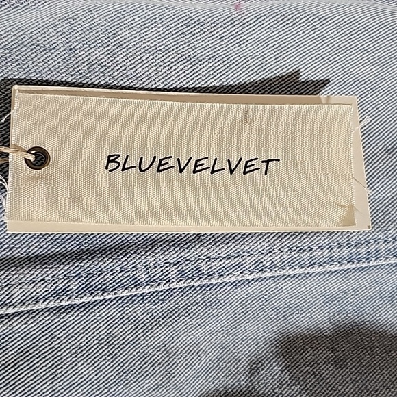 Blue Velvet blue jeans. Flair, high rise.  STARS‎ on butt. Size small.  NWT. - Picture 3 of 10